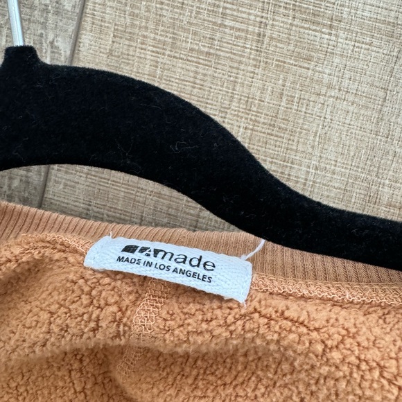 LAmade Nordstrom Women’s Tan Beige Long Sleeve Sweater Fall V Neck Top Blouse XS - Picture 5 of 6